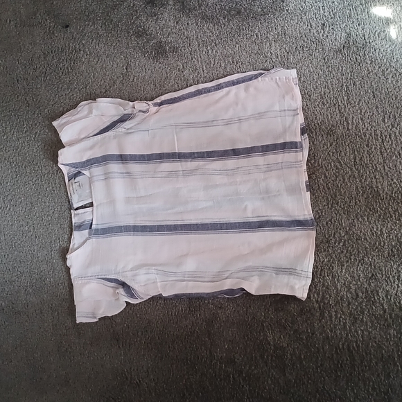 Calvin Klein light, gauzy flutter sleeve top - Picture 1 of 3